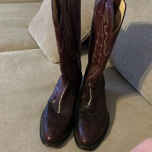 Men’s Justin Cowboy Boots 10.5